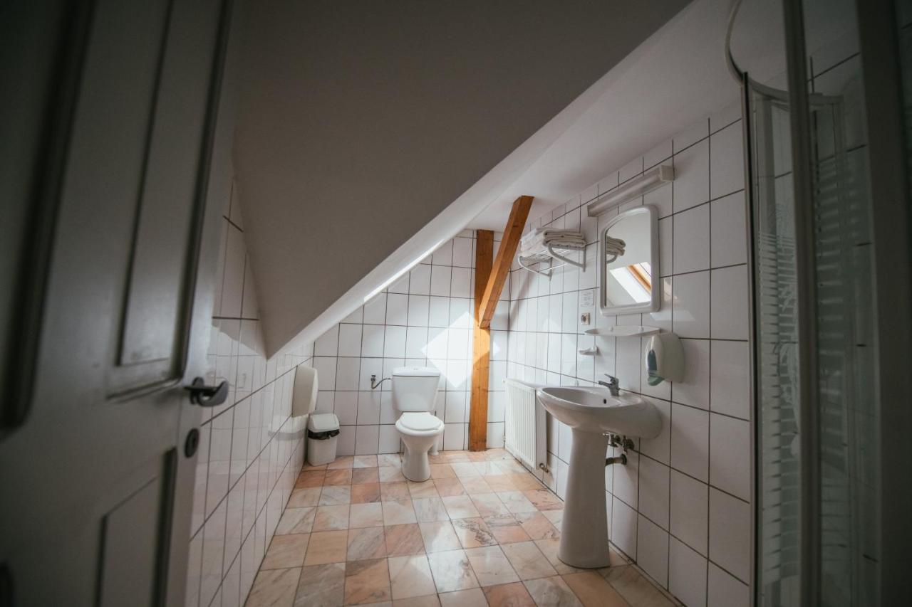 Voeroes Guest House Tîrgu Secuiesc エクステリア 写真