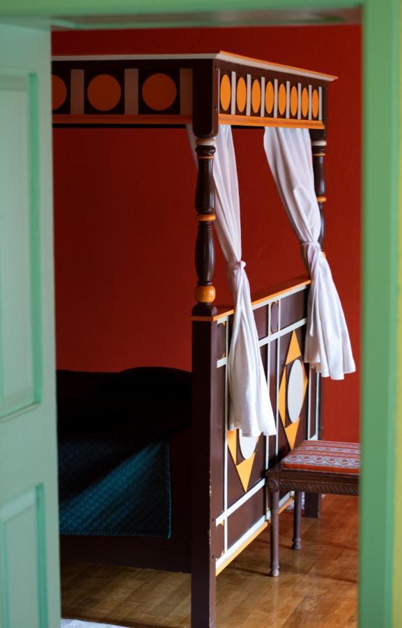 Voeroes Guest House Tîrgu Secuiesc エクステリア 写真