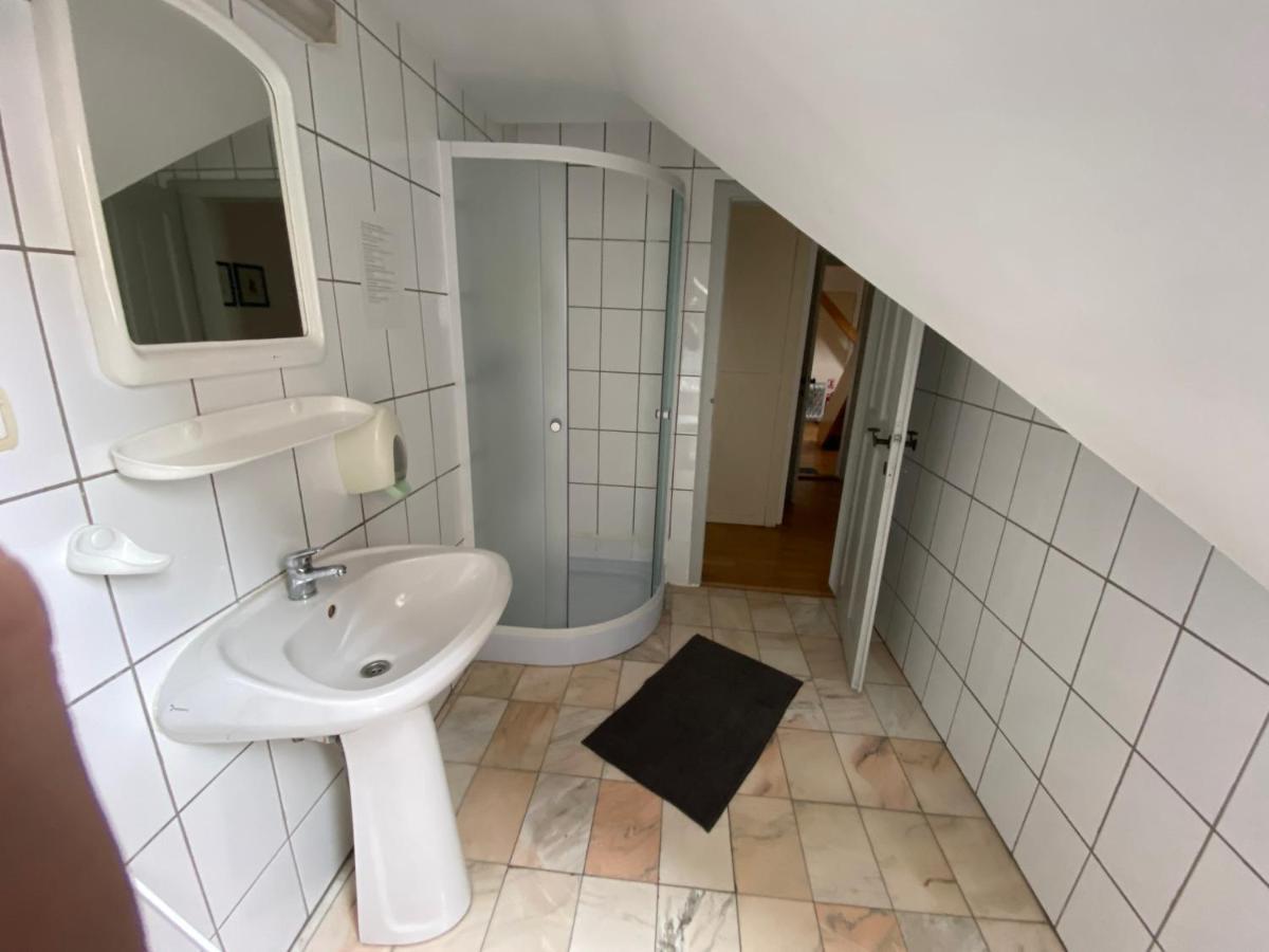 Voeroes Guest House Tîrgu Secuiesc エクステリア 写真